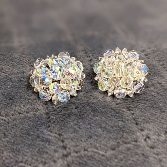 Vintage 1950's Aurora Borealis Crystal Round Button Clip Earrings - Picture 4 of 11